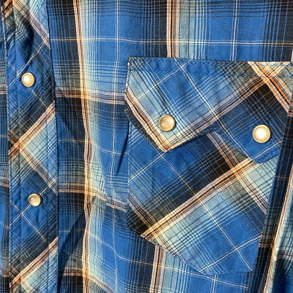 Pearl snap shirt - Picture 2 of 4